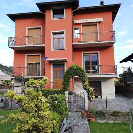 La Rosa Rossa Apartment Cambiasca Екстериор снимка