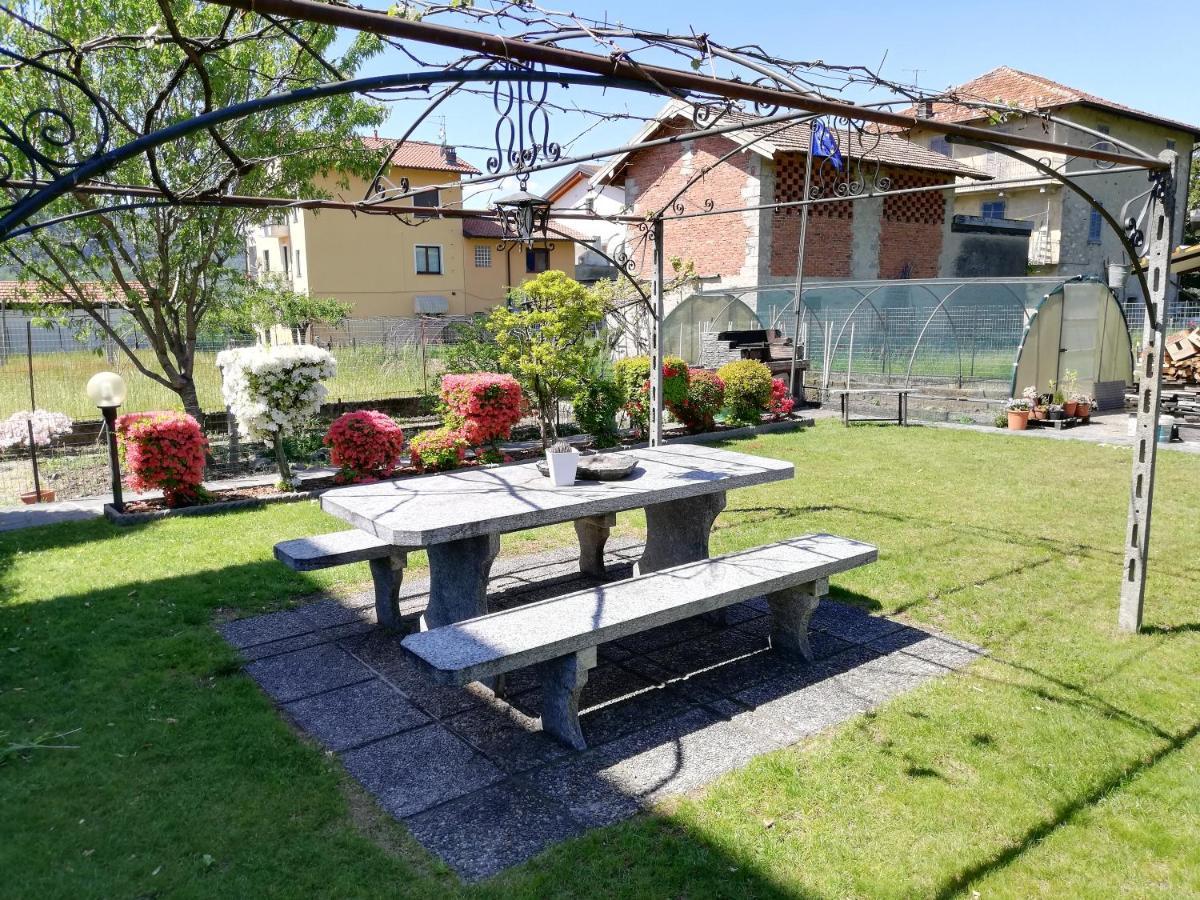 La Rosa Rossa Apartment Cambiasca Екстериор снимка